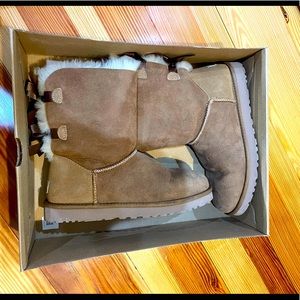 Ugg Bailey Bow Short Boot Chestnut